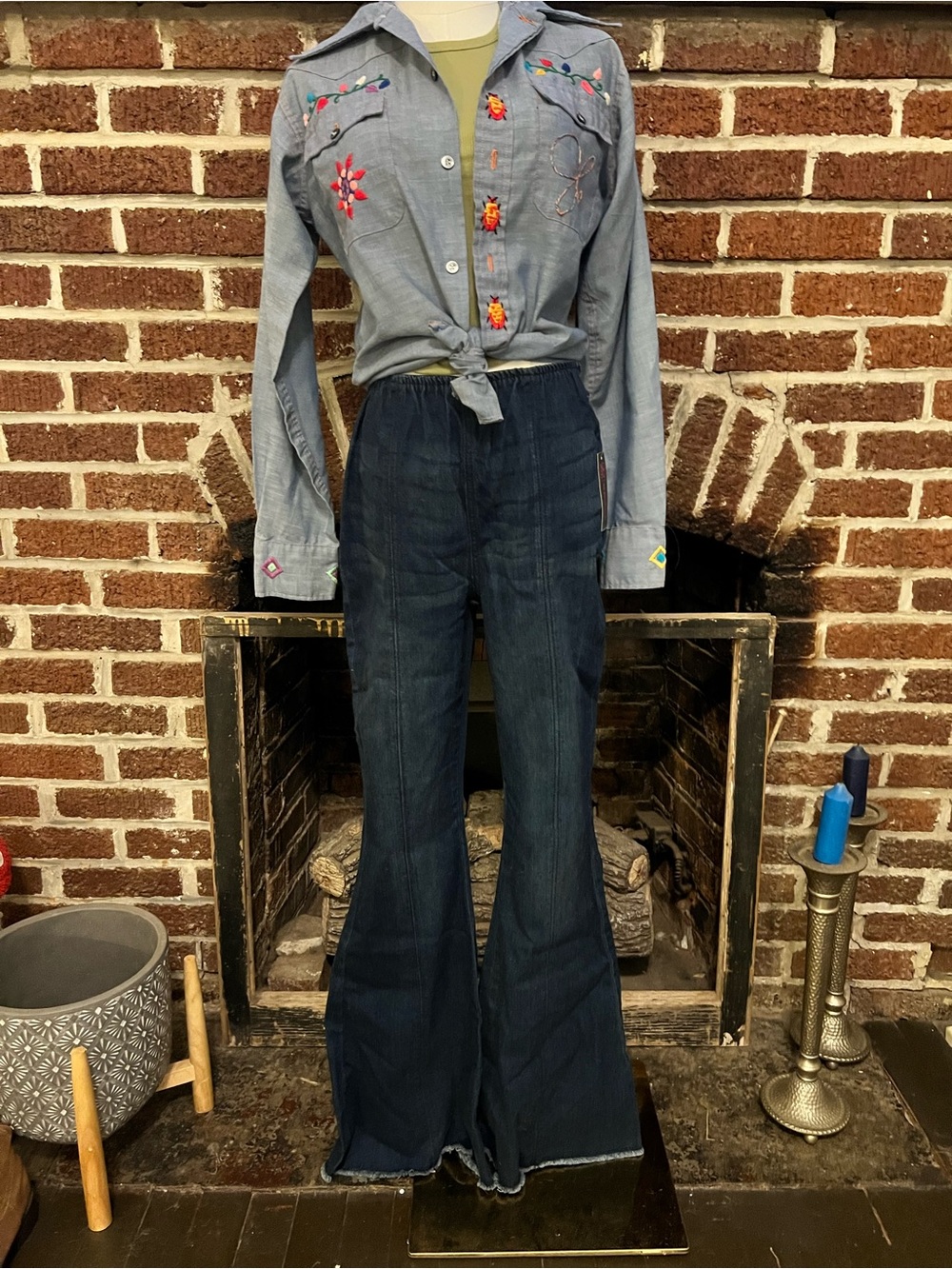 NWT no boundaries super high rise flare jeans